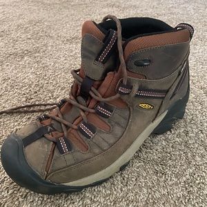 KEEN Men's Mid Height Waterproof Hiking Boots